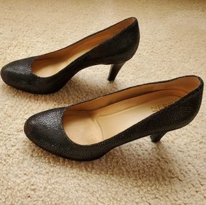 Very comfortable black pumps, 2.5'' heel